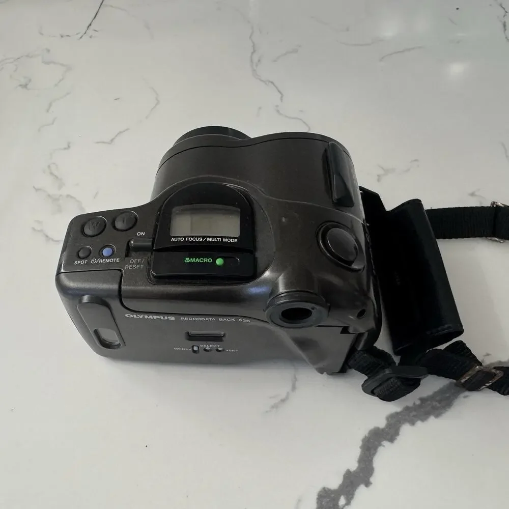 Olympus Infinity SuperZoom 330 35mm Film Camera 38-105mm Quartz Date Untested